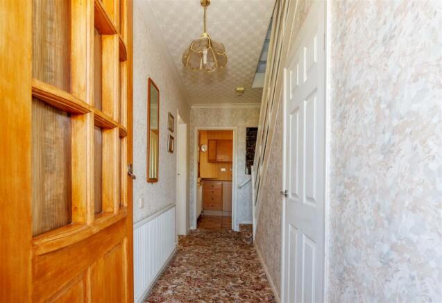 Entrance hallway 1.1 1N9A5151-Enhanced-NR.jpg