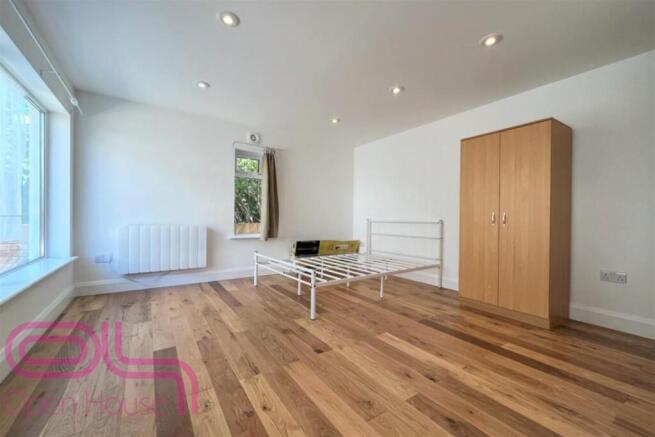 Queens Gardens Full View 2.jpg