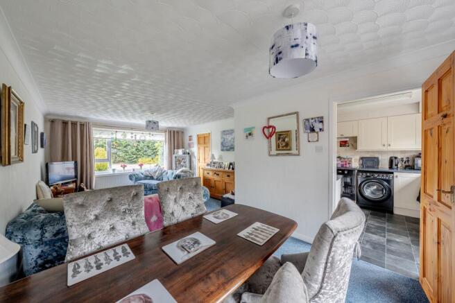 4 bed Semi-Detached for sale Image 9
