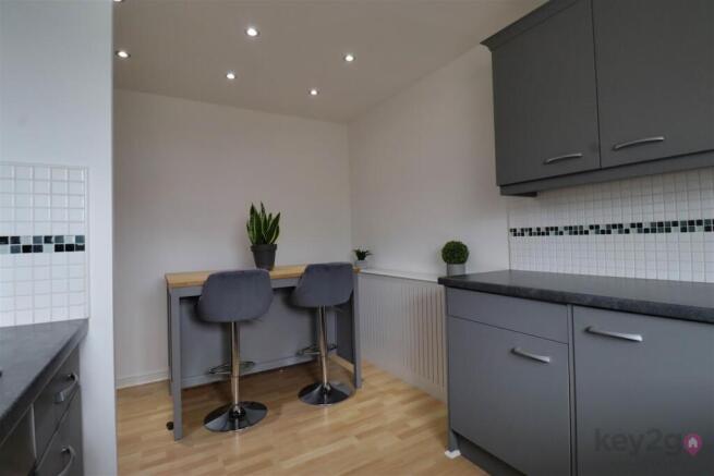 2 bed Flat for sale Image 8