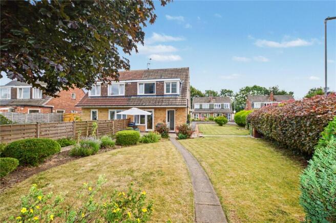 3 bed Semi-Detached for sale Image 8