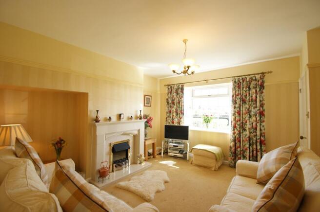 Garden Cottage - lounge 1.jpg