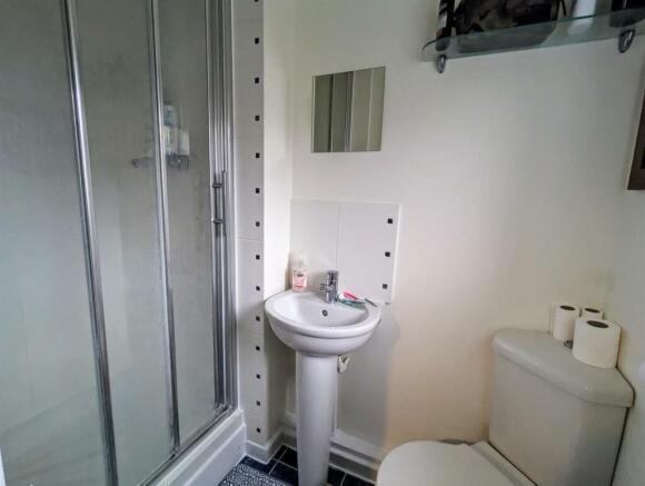 EN SUITE
