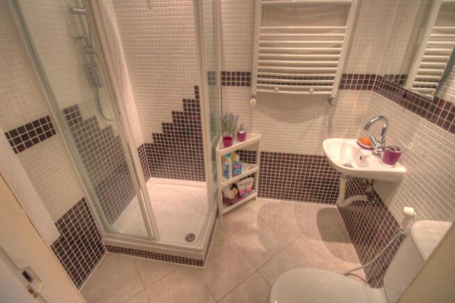 Shower Room on the 1st Floor1