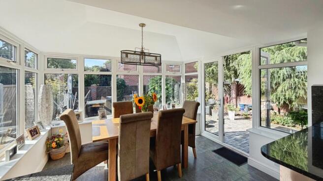 4 bed Detached for sale Image 6