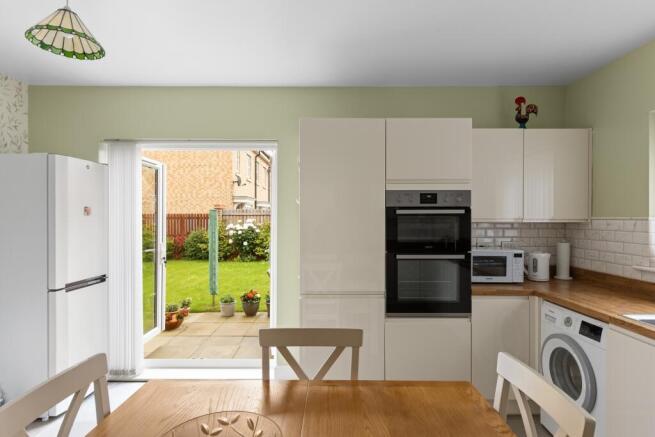 4 bed Detached for sale Image 5