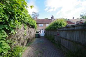 2, Honeycroft Cottages, Pangbourne Road, Upper Basildon, Reading RG8 8LR