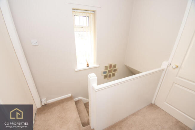 3 bed Semi-Detached for sale Image 10