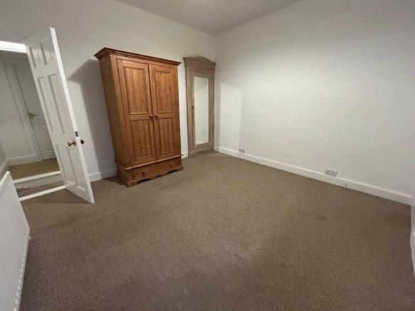 Bedroom 1 (2)