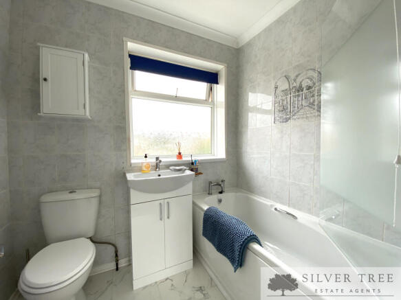 3 bed Semi-Detached for sale Image 10