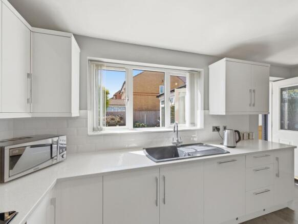 4 bed Detached for sale Image 7