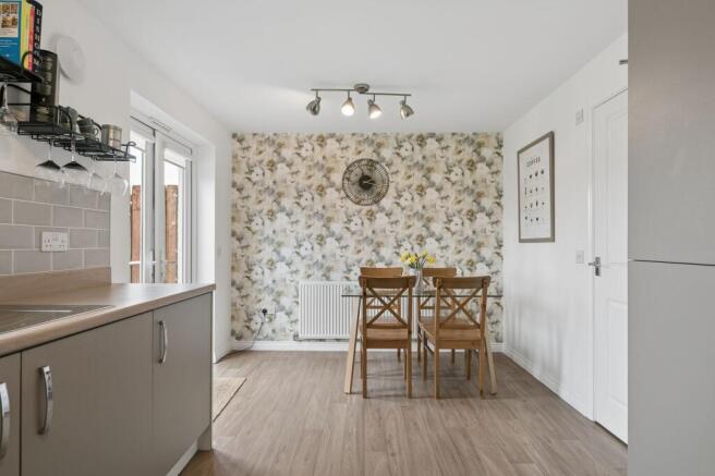 Kitchen/ Dining Room
