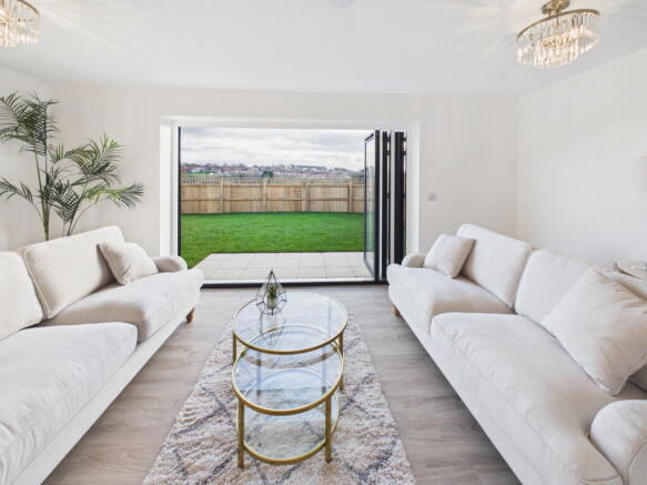 4 bed Detached for sale Image 9