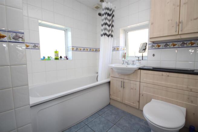 Bathroom.JPG