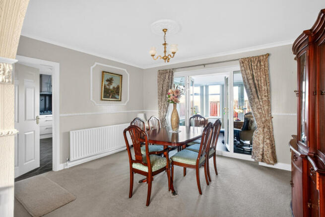 4 bed Detached Bungalow for sale Image 11