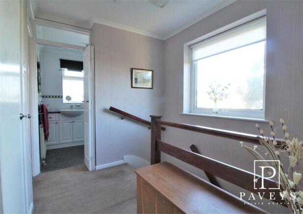 FIRST FLOOR LANDING