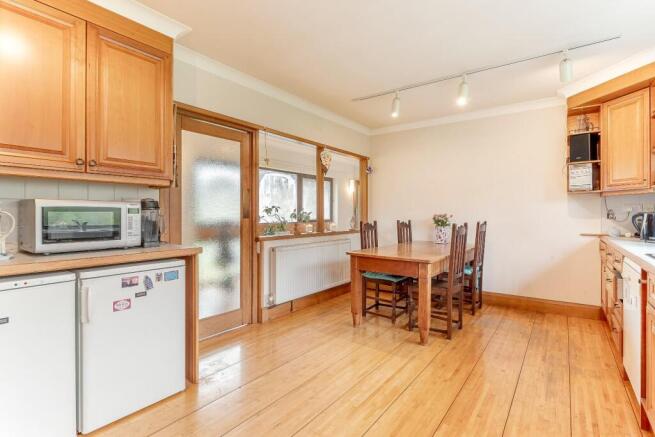 4 bed Detached for sale Image 7