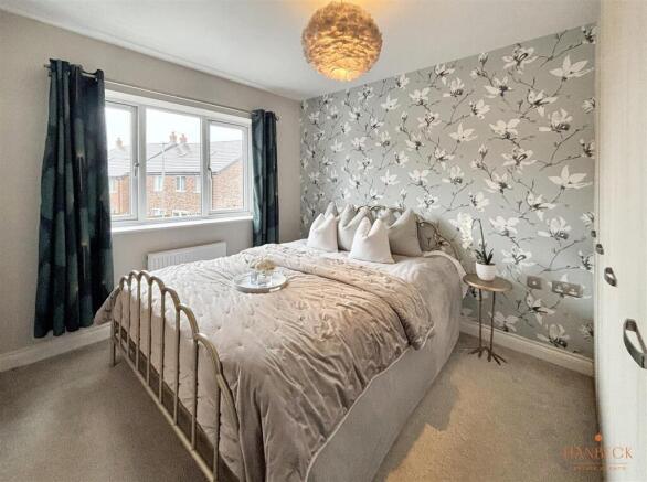3 bed Semi-Detached for sale Image 11