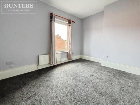 2 bed Terraced to rent Image 6