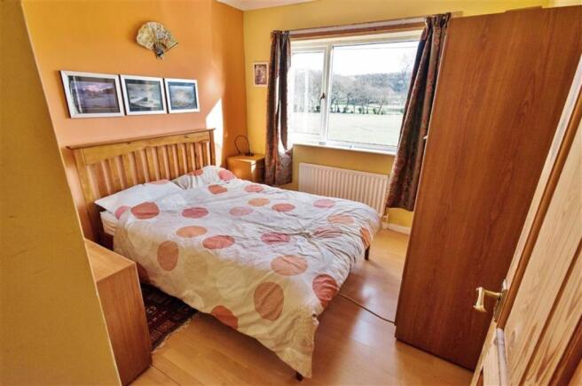 BEDROOM 2 (REAR)