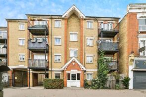 14, 707 Centro Court, High Road Leytonstone, London E11 4QZ