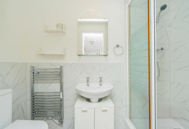 Second Bedroom En-Suite