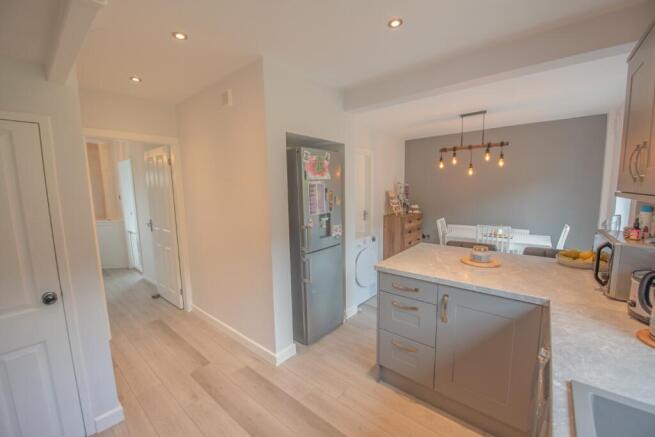 3 bed Semi-Detached for sale Image 11