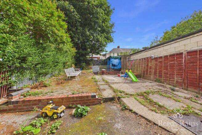 2 bed End of Terrace to rent Image 9