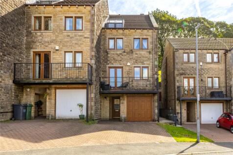 Deer Hill Drive, Marsden, Huddersfield, HD7