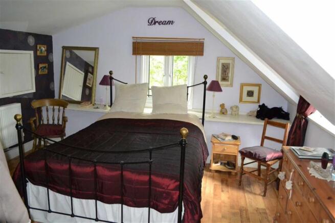 Front Bedroom (1)