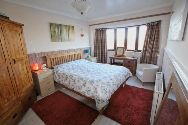 BEDROOM 1 (FRONT)