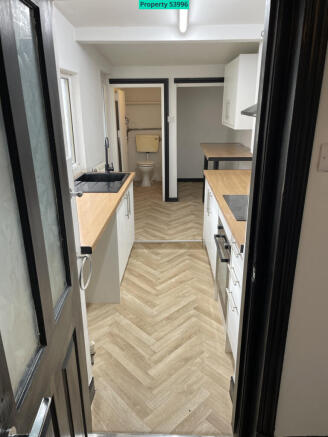 3 bed Terraced to rent Image 12