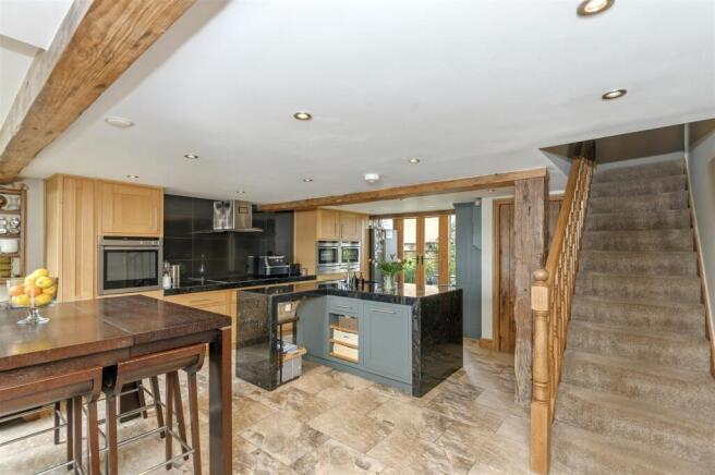 4 bed Semi-Detached for sale Image 6