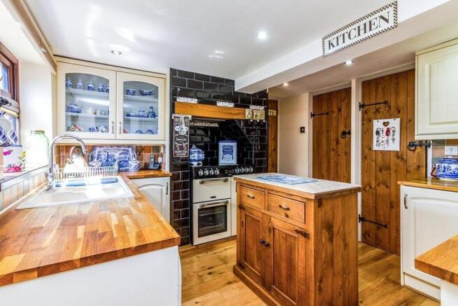 Modern Fitted Kitchen
