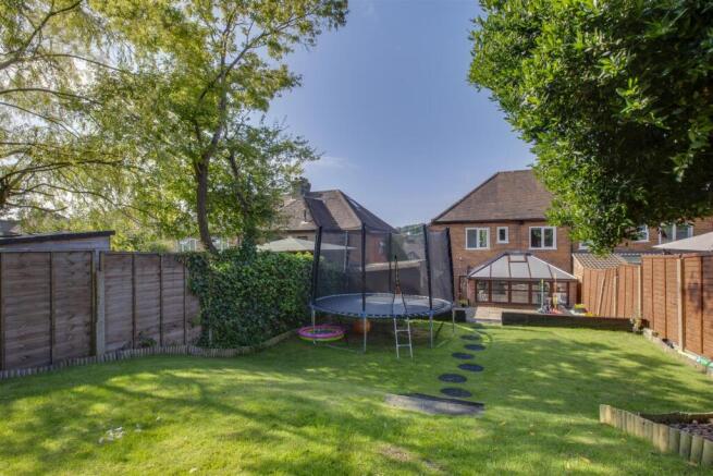 37 Southfield Road, HP13 5JZ-12.jpg