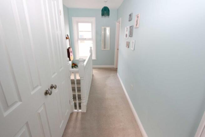 FIRST FLOOR LANDING