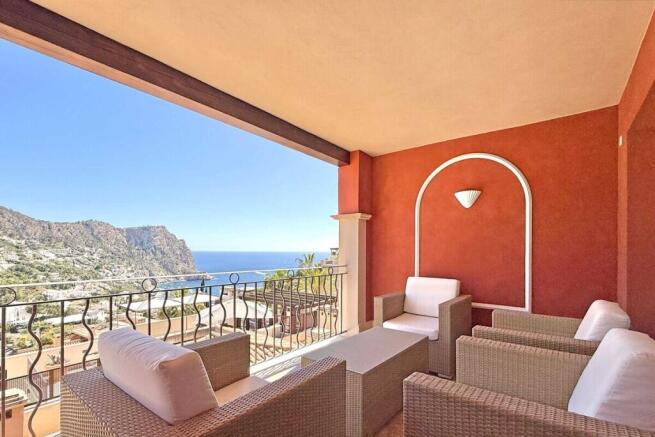 03 cala llamp Elegantes Meerblick-Apartment in Premium-Residenz mit Concierge kaufen terrasse