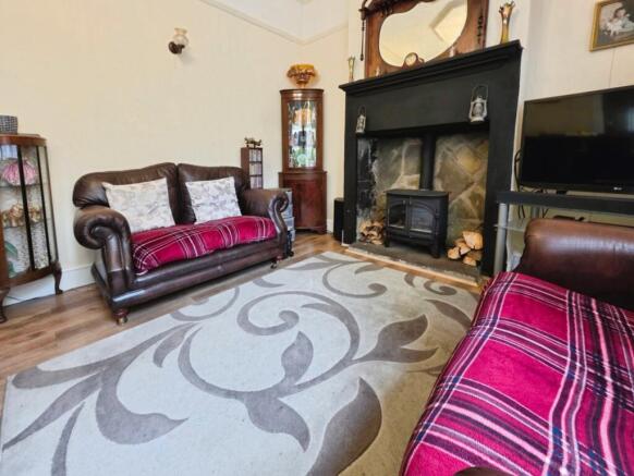 5 bed Semi-Detached for sale Image 10