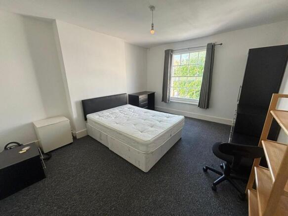 2A ROCK STREET BEDROOM.jpg