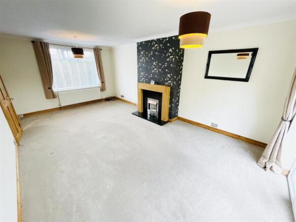 Lounge / Dining Room