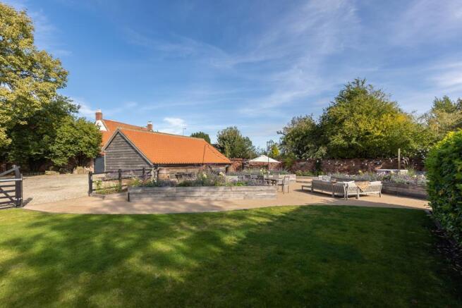 Garden & car port