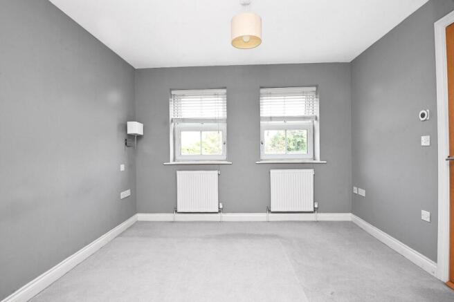 3 bed Semi-Detached for sale Image 12