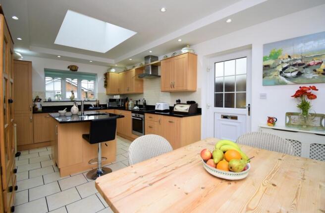 Brentwood Close, Thorpe Audlin (4)Kit Dining