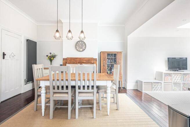 4 bed Semi-Detached for sale Image 9