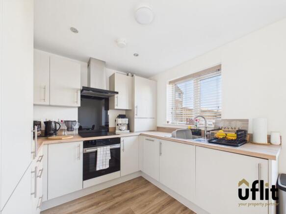 3 bed Semi-Detached for sale Image 4
