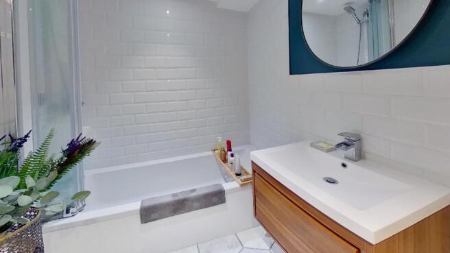 Luxury bathroom.jpg