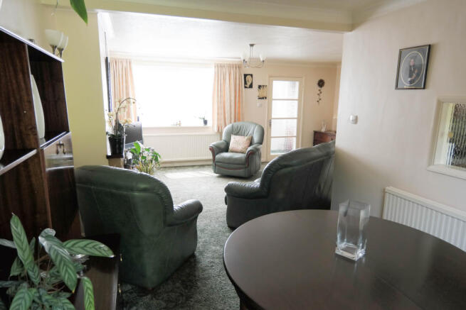Lounge/Dining Room