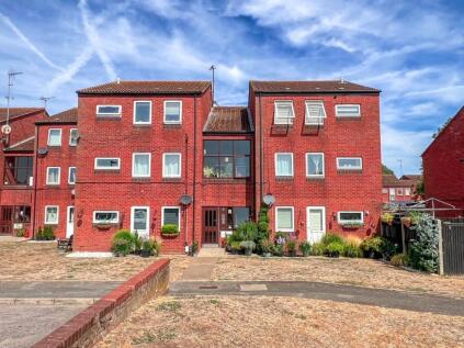 Grovelands, West Molesey, KT8