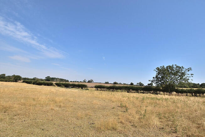 3 bed Detached Bungalow for sale Image 2