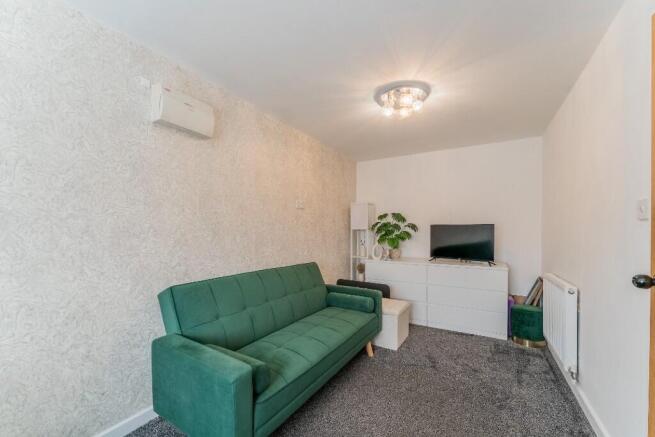 4 bed Detached for sale Image 12